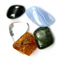 Trinkwasserset, Bergkristall, Chalcedon, Hämatit, Jade, Bernstein